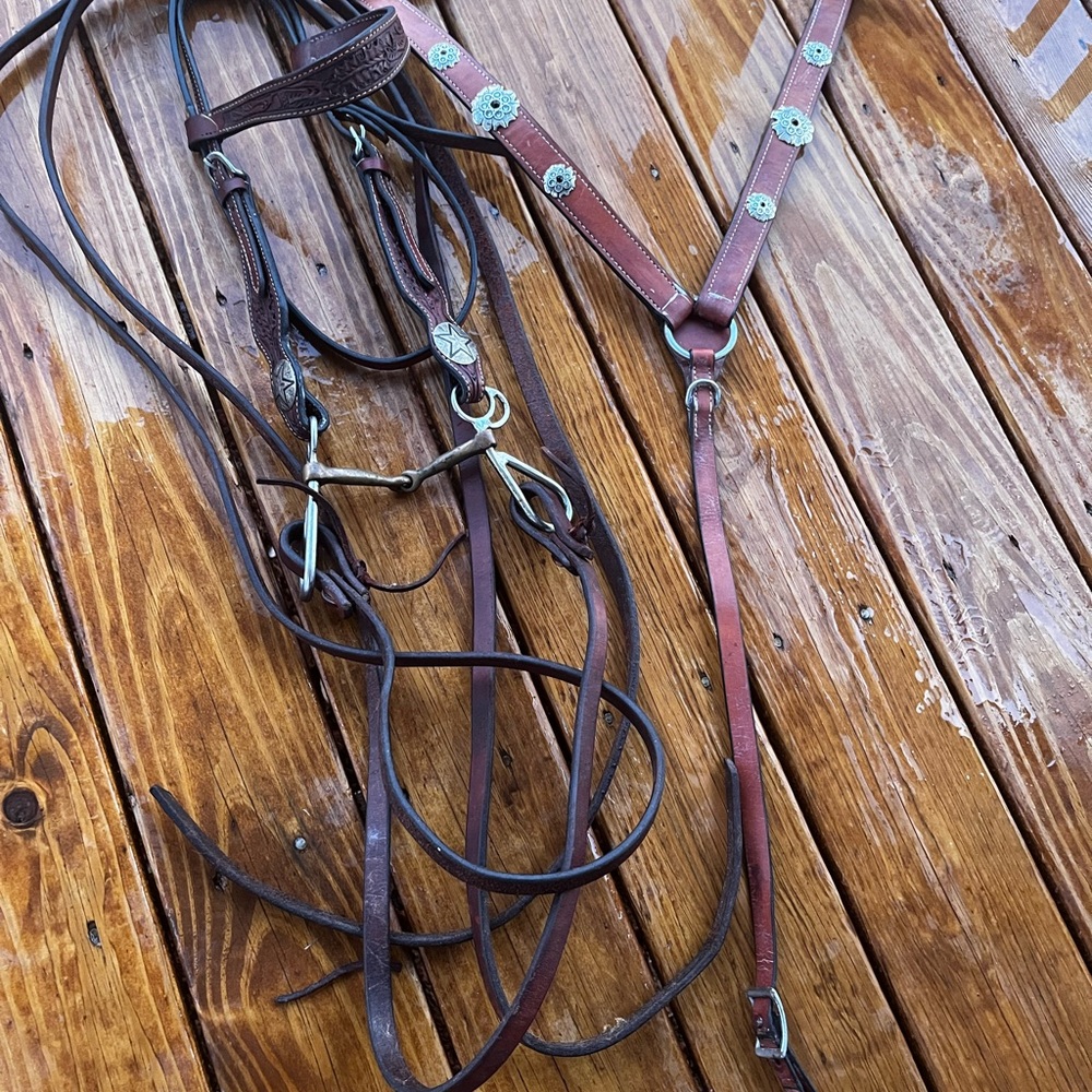 Bundle of tack